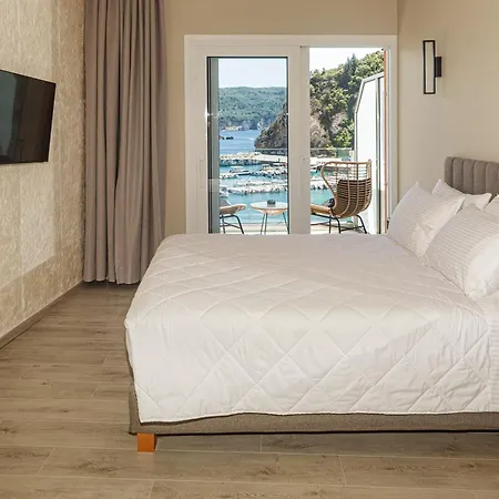 Domus Napoleon 아파트